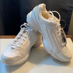 Women’s Size 9 White Reebok Walking Shoes *New*